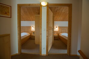 2 Schlafzimmer, Zimmersafe, kostenloses WLAN, Bettwäsche