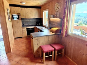 Fridge, microwave, dishwasher, coffee/tea maker