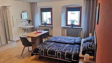 1 soverom, reiseseng for barn, internettilgang og sengetøy