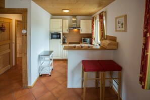 Fridge, microwave, dishwasher, coffee/tea maker - Chalet # 56 with 3 BR for up to 6 people (Annaberg)
