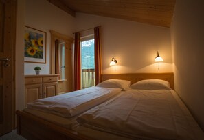 3 soverom, safe på rommet, wi-fi (inkludert) og sengetøy