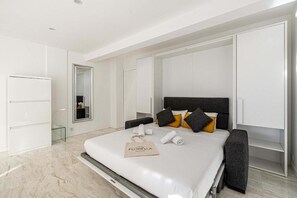 1 slaapkamer, een strijkplank/strijkijzer, internet, beddengoed