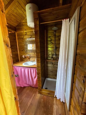Hair dryer, towels - Les Gîtes du Cocon - Gîte Rose de Porcelaine (Sainte-Rose)