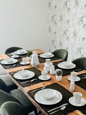 Dining room - Bella Casa Bed & Breakfast (Ponta Delgada)