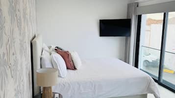 Superior Double Room | Street view