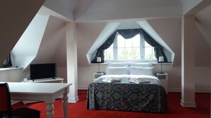 Chambre Confort Double ou avec lits jumeaux, vue golf | Wi-Fi gratuit