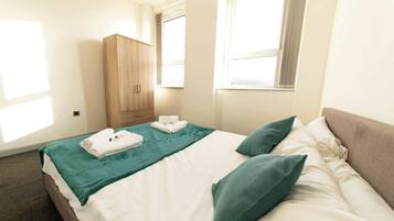 1 bedroom, desk, iron/ironing board, WiFi