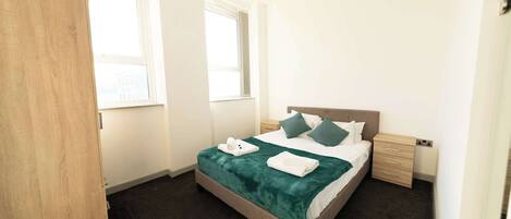 1 bedroom, desk, iron/ironing board, WiFi