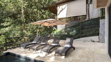 Luxury Apartment, 3 Bedrooms, Poolside | Terrace/patio