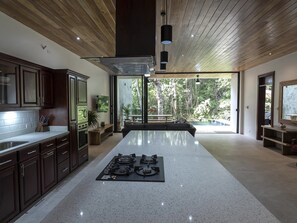 Luxury Apartment, 3 Bedrooms, Poolside | Private kitchen - Surfside Apartments Playa Mar Azul (Cóbano)