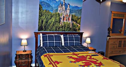 The Lionheart Inn - Charming Private 1 Bedroom 1 Bath Apartment Downtown Helen
