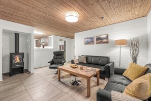TV, table football - Renovated thatched pool house by the North Sea for 16 people. (Ulfborg)