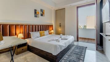 Luksushuoneisto, parveke, kaupunkinäköala | 2 makuuhuonetta, kannettavalle tietokoneelle sopiva työtila, äänieristys