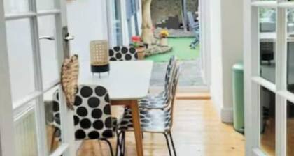 Regent Escape (pet friendly)