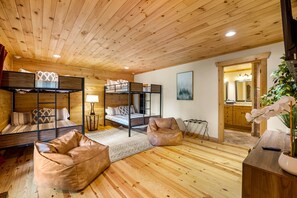 5 Schlafzimmer, BĂŒgeleisen/BĂŒgelbrett, WLAN, BettwĂ€sche