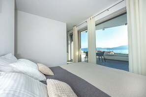 4 chambres, fer et planche à repasser, Wi-Fi, draps fournis