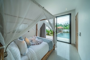 Desk, laptop workspace, free WiFi - Villa Najma Ubud (Ubud)