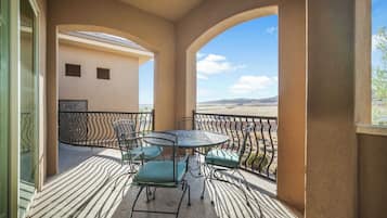 Condo, Multiple Beds, Balcony, Mountain View (Coral Sunset) | Outdoor dining