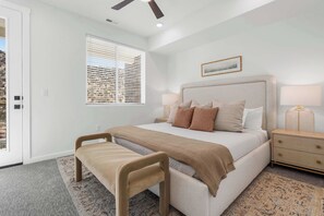 タウンホーム ベッド (複数台) バルコニー マウンテンビュー (Desert Cliff) | 4 室のベッドルーム、  客室ごとに異なる装飾、客室ごとに異なるインテリア、デスク