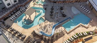 Brand New! Desert Cliff Sleeps 20 Guests!