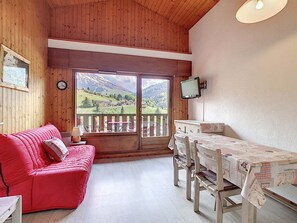 Living area - La Clusaz - Apartment for 4 with balcony and wifi (La Clusaz)