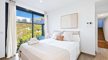 Literie de qualité supérieure, surmatelas, décoration personnalisée