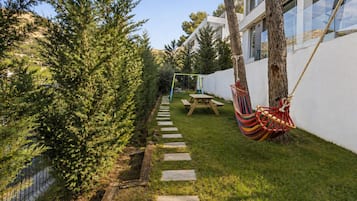 Exclusive Villa, Multiple Bedrooms, Private Pool, Sea View | Terrace/patio