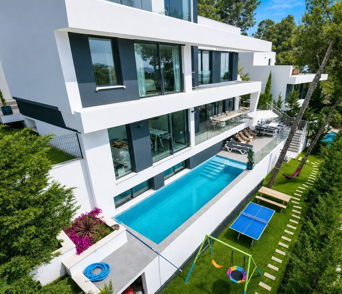 Exclusive Villa, Multiple Bedrooms, Private Pool, Sea View | Terrace/patio