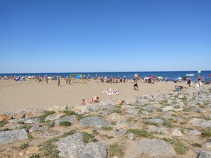 Beach - Spacious T2, Near Beach, Private Parking (Gruissan)