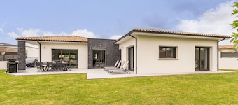 Quiet house with spa and terrace, near Nantes and Clisson