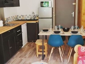 Fridge, microwave, dishwasher