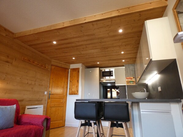 Fridge, microwave, dishwasher