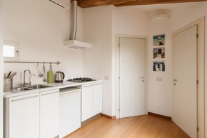 Departamento familiar, vista a la ciudad | Cocina privada | Utensilios de cocina 