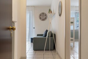 Interior - La Casa di Romi – Renovated Apartment in the Center of Mori Near Lake Garda (Mori)