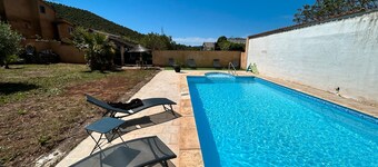 Provencal house with garden and swimming pool in Hyères, 10 minutes from the beaches