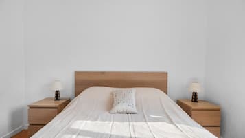 2 bedrooms, iron/ironing board, free WiFi