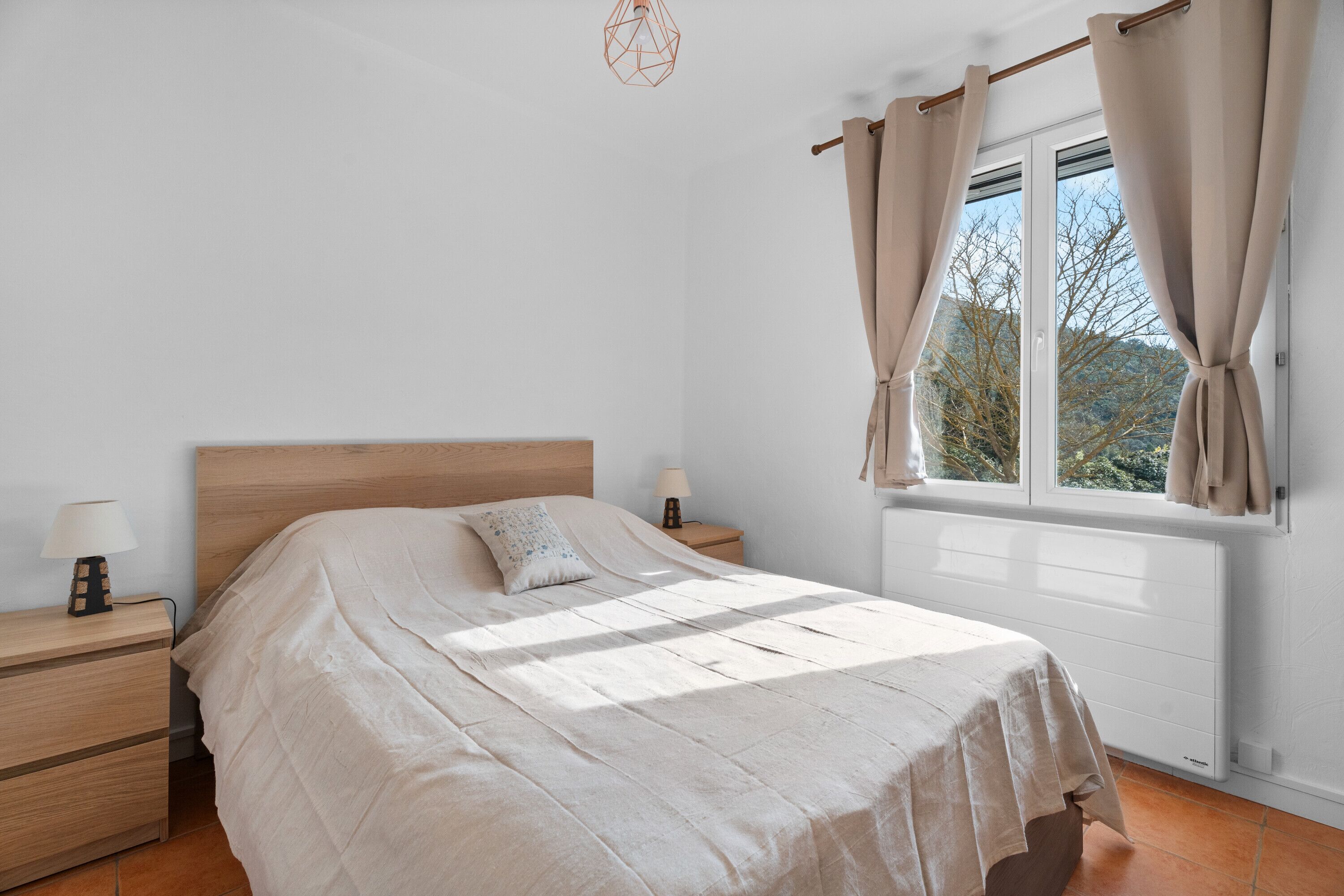 2 slaapkamers, een strijkplank/strijkijzer, gratis wifi