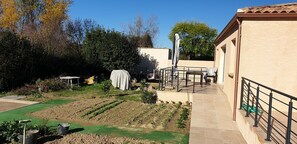 Property grounds - Single-storey 2-bedroom gite (Pézenas)