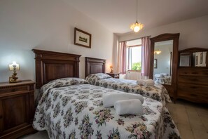 4 chambres, fer et planche à repasser, Wi-Fi gratuit, draps fournis