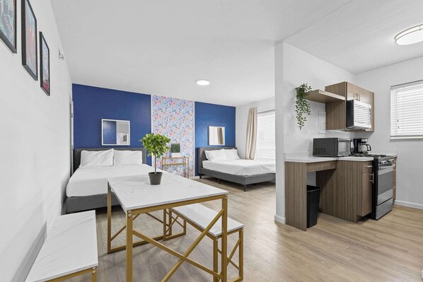 Bügeleisen/Bügelbrett, WLAN, Bettwäsche