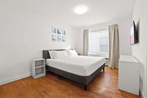 1 bedroom, iron/ironing board, WiFi, bed sheets - Elegant Lifestyle Stylish 1BR | Sophisticated Stay (Miami Beach)