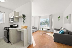 Interior - Elegant Lifestyle Stylish 1BR | Sophisticated Stay (Miami Beach)