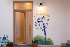 Exterior detail - Apartment 'La Via Delle Stelle' with Mountain View, Wi-Fi and Air Conditioning (Agerola)