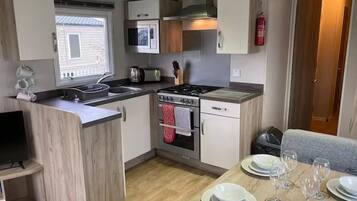 Chalet | Dapur peribadi | Peti sejuk, ketuhar gelombang mikro, ketuhar, dapur