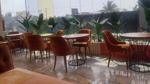 بار (في المنشاة)