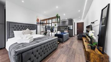 1 soverom, strykejern/-brett, reiseseng for barn og wi-fi