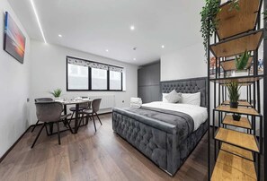 1 bedroom, iron/ironing board, travel cot, WiFi