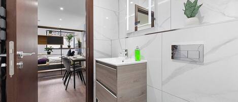 1 bedroom, iron/ironing board, travel cot, WiFi