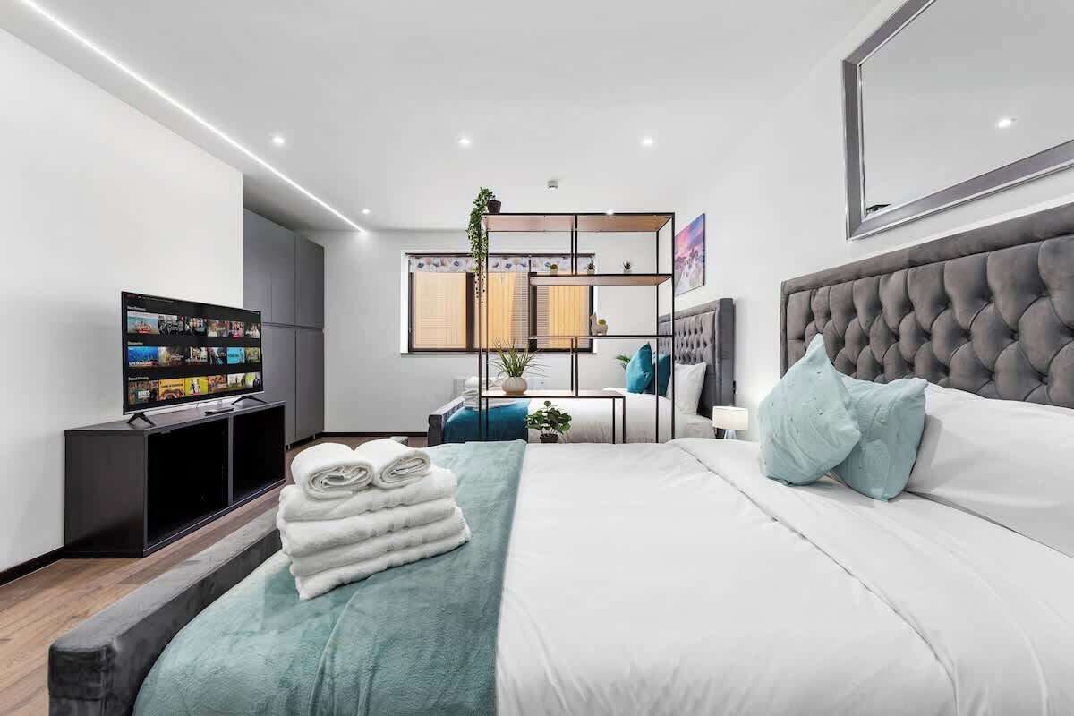 1 bedroom, iron/ironing board, travel cot, WiFi