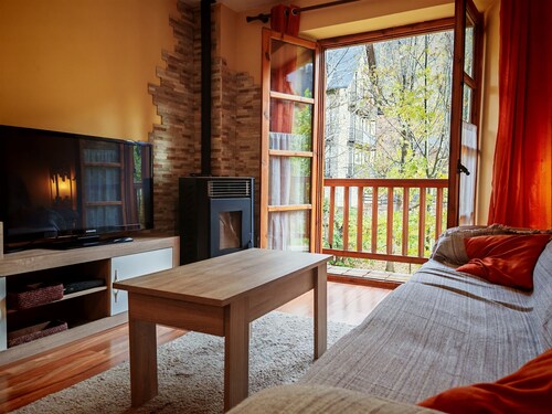 Apartment with large garden - Isard 1